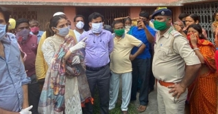 আম্পানে ক্ষতিগ্রস্থ বসিরহাটের মানুষের সঙ্গে আছি: নুসরাত