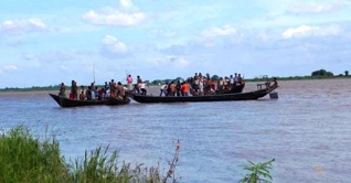 পদ্মায় নৌকাডুবি: আরও এক গৃহবধূর লাশ উদ্ধার