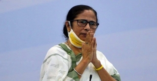 ভবানীপুরে ভােটে এগিয়ে মমতা ভবানীপুরে ভােটে এগিয়ে মমতা