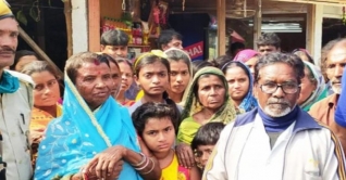 ৩৭ বছর পর স্ত্রীকে ফিরে পেলেন স্বামী উমাপদ