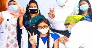 টিকা পেল প্রায় ৩৮ লাখ স্কুলশিক্ষার্থী টিকা পেল প্রায় ৩৮ লাখ স্কুলশিক্ষার্থী