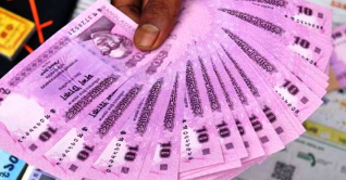 নতুন ১০ টাকার নোট বাজারে নতুন ১০ টাকার নোট বাজারে