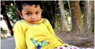 দুর্বৃত্তের গুলিতে বাবার কোলে থাকা মেয়ে নিহত