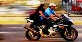 নিয়ন্ত্রণ হারালেন ‘মাতাল’ বাইকার, নিহত নারী আরোহী