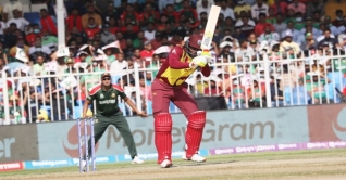 বাংলাদেশের সামনে ১৪৩ রানের লক্ষ্য