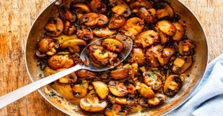 রেসিপি: ভিন্ন স্বাদের ঝাল গার্লিক মাশরুম রেসিপি: ভিন্ন স্বাদের ঝাল গার্লিক মাশরুম