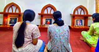 ঢাবি ছাত্রীদের আবাসিক হলে সকল ধর্মের প্রার্থনা কক্ষ ঢাবি ছাত্রীদের আবাসিক হলে সকল ধর্মের প্রার্থনা কক্ষ