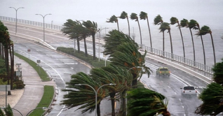 যুক্তরাষ্ট্রে শক্তিশালী হারিকেন ‘ইয়ানের’ আঘাত