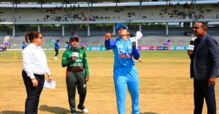 ভারতের বিপক্ষে টসে হেরে ফিল্ডিংয়ে টাইগ্রেসরা ভারতের বিপক্ষে টসে হেরে ফিল্ডিংয়ে টাইগ্রেসরা