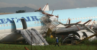 ১৭৩ আরোহী নিয়ে রানওয়ের বাইরে বিমান