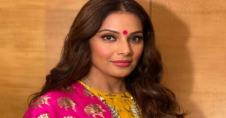 কন্যাসন্তানের মা হলেন অভিনেত্রী বিপাশা বসু কন্যাসন্তানের মা হলেন অভিনেত্রী বিপাশা বসু