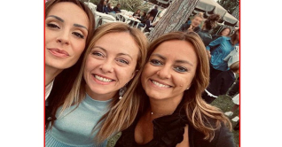 ইতালির প্রধানমন্ত্রীর বান্ধবীসহ ৩ জনকে গুলি করে হত্যা