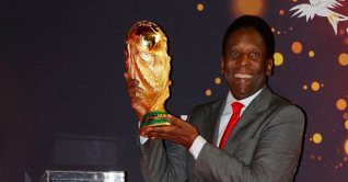 এক নজরে ফুটবল রাজা পেলে এক নজরে ফুটবল রাজা পেলে