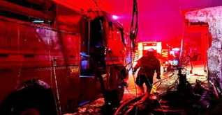 ইন্দোনেশিয়ায় জ্বালানি ডিপোতে ভয়াবহ আগুন, নিহত ১৩