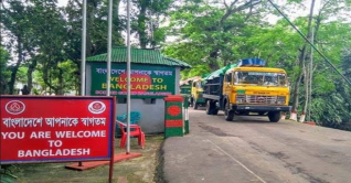 আখাউড়া স্থলবন্দরে ৬ দিন আমদানি-রপ্তানি বন্ধ আখাউড়া স্থলবন্দরে ৬ দিন আমদানি-রপ্তানি বন্ধ