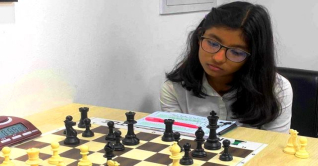 উজবেকিস্তানে আবারও রৌপ্য পদক জিতলেন খুশবু উজবেকিস্তানে আবারও রৌপ্য পদক জিতলেন খুশবু