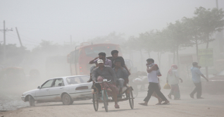 দূষণ মাত্রায় আজ ঢাকার অবস্থান দ্বিতীয় দূষণ মাত্রায় আজ ঢাকার অবস্থান দ্বিতীয়