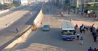 চতুর্থ দফায় ৪৮ ঘণ্টার অবরোধ চলছে, গণপরিবহন কম