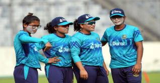 বকেয়া বেতন পাচ্ছেন নারী ক্রিকেটাররা বকেয়া বেতন পাচ্ছেন নারী ক্রিকেটাররা