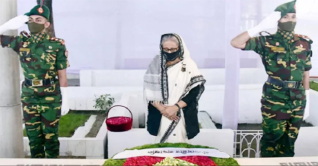 শেখ রাসেলের সমাধিতে প্রধানমন্ত্রীর শ্রদ্ধা নিবেদন