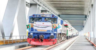 পদ্মা সেতুতে বাণিজ্যিক ট্রেন চলাচল শুরু আজ