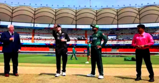 ‘ডু অর ডাই’ ম্যাচে ফিল্ডিংয়ে পাকিস্তান ‘ডু অর ডাই’ ম্যাচে ফিল্ডিংয়ে পাকিস্তান