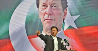 সরকার গঠনে আমন্ত্রণ পাচ্ছে ইমরানের দল সরকার গঠনে আমন্ত্রণ পাচ্ছে ইমরানের দল