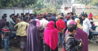 সংসারে অশান্তি, স্ত্রীকে কুপিয়ে মারল স্বামী সংসারে অশান্তি, স্ত্রীকে কুপিয়ে মারল স্বামী