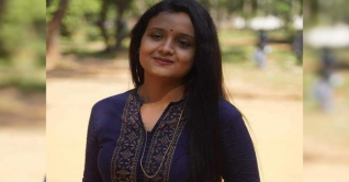 চাচার কবরের পাশে চিরনিদ্রায় শায়িত হলেন বৃষ্টি চাচার কবরের পাশে চিরনিদ্রায় শায়িত হলেন বৃষ্টি