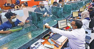 নতুন সূচিতে চলছে অফিস-আদালত ও ব্যাংক