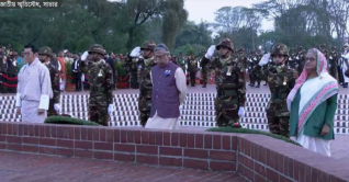 স্বাধীনতা দিবসে স্মৃতিসৌধে রাষ্ট্রপতি-প্রধানমন্ত্রীর শ্রদ্ধা