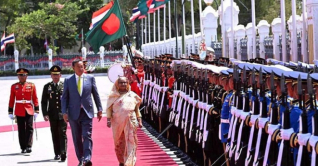 থাইল্যান্ডের গভর্নমেন্ট হাউসে দ্বিপাক্ষিক বৈঠকে প্রধানমন্ত্রী