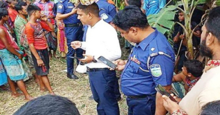 ময়মনসিংহে গর্ত খুঁড়ে ৩ নারী-শিশুর মরদেহ উদ্ধার ময়মনসিংহে গর্ত খুঁড়ে ৩ নারী-শিশুর মরদেহ উদ্ধার