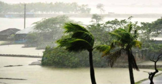 দুপুরের মধ্যে তীব্র ঝড়ের পূর্বাভাস, ২০ অঞ্চলে সংকেত