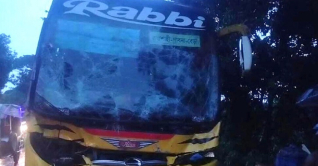 বাসচাপায় মোটরসাইকেল আরোহী তরুণ-তরুণীর মৃত্যু বাসচাপায় মোটরসাইকেল আরোহী তরুণ-তরুণীর মৃত্যু