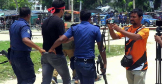 আটক সাধারণ শিক্ষার্থীদের মুক্ত করে দেওয়ার নির্দেশ প্রধানমন্ত্রীর আটক সাধারণ শিক্ষার্থীদের মুক্ত করে দেওয়ার নির্দেশ প্রধানমন্ত্রীর