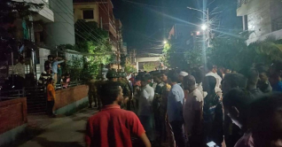 মহানবি (সা.)-কে নিয়ে কটূক্তির অভিযোগে কলেজছাত্রকে পিটিয়ে হত্যা মহানবি (সা.)-কে নিয়ে কটূক্তির অভিযোগে কলেজছাত্রকে পিটিয়ে হত্যা