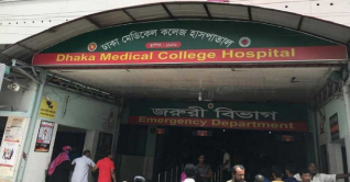 রাজধানীতে ট্রেনের ধাক্কায় প্রাণ গেল নারীর রাজধানীতে ট্রেনের ধাক্কায় প্রাণ গেল নারীর