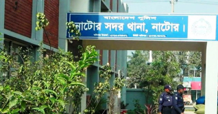 তিন মাসের শিশুকে আছড়ে হত্যার অভিযোগ, বাবা আটক তিন মাসের শিশুকে আছড়ে হত্যার অভিযোগ, বাবা আটক