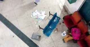 ট্রেন বন্ধ শুনে ক্ষুব্ধ যাত্রীরা, রাজশাহী স্টেশনে ভাঙচুর