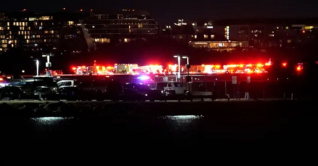 যুক্তরাষ্ট্রে যাত্রীবাহী বিমান বিধ্বস্ত, বহু হতাহতের শঙ্কা যুক্তরাষ্ট্রে যাত্রীবাহী বিমান বিধ্বস্ত, বহু হতাহতের শঙ্কা