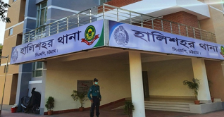 চট্টগ্রামে স্ত্রীকে গলাকেটে হত্যা করলেন স্বামী