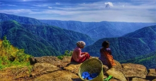 সুরে সুরে কথা বলে গ্রামবাসী