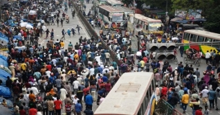 আবারও রোড ডিভাইডারে উঠে গেল বাস, নিহত ১