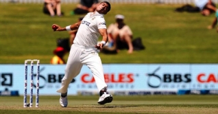 নিউজিল্যান্ডের উদ্বোধনী জুটি ভাঙলেন তাসকিন