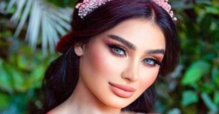 ব্রিটেনের সেরা সুন্দরীকে যুক্তরাষ্ট্রে ঢুকতে দেওয়া হলো না! ব্রিটেনের সেরা সুন্দরীকে যুক্তরাষ্ট্রে ঢুকতে দেওয়া হলো না!