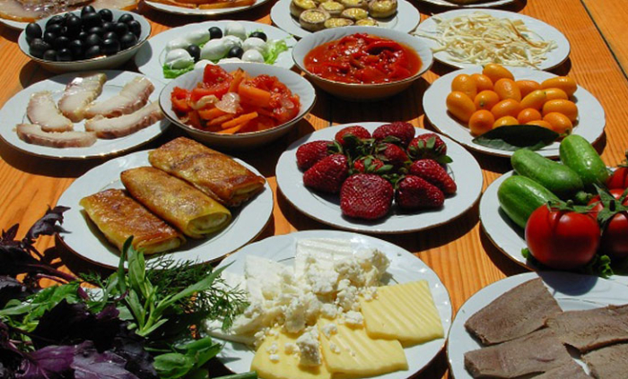 ঘরে বানানো ইফতার: স্বাদে ভরপুর, নিরাপদ ও সাশ্রয়ী