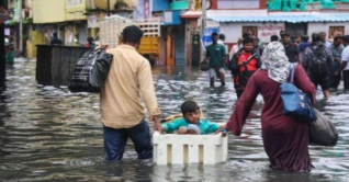 ভারী বর্ষণে বন্যা, তামিলনাড়ুতে স্কুল-কলেজ বন্ধ
