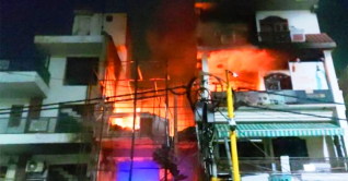 ভারতে হাসপাতালে ভয়াবহ আগুন, ১০ শিশুর মৃত্যু ভারতে হাসপাতালে ভয়াবহ আগুন, ১০ শিশুর মৃত্যু