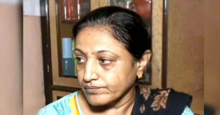 ভারতীয় ভোটার হয়েও পরিবার রেখে পাকিস্তান চলে যেতে হচ্ছে সারদাকে! ভারতীয় ভোটার হয়েও পরিবার রেখে পাকিস্তান চলে যেতে হচ্ছে সারদাকে!